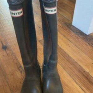 Hunter Olive Tall Matte Rainboots 8US/39UK